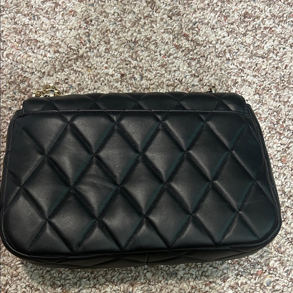 Kate Spade Black Quilted Shoulder Bag with Gold Chain - Picture 3 of 4